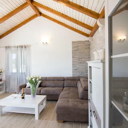 Ancora Vila Selca (Brac)