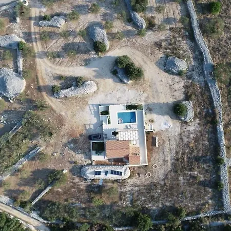 Ancora Villa