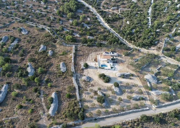 Ancora Villa *